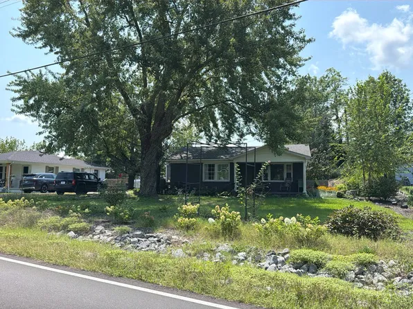 5926 Austin Peay Hwy, Westmoreland, TN 37186