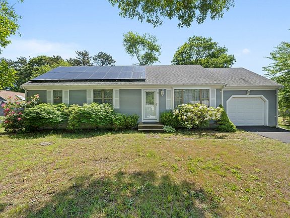 2nd image of 16 Lexington Dr