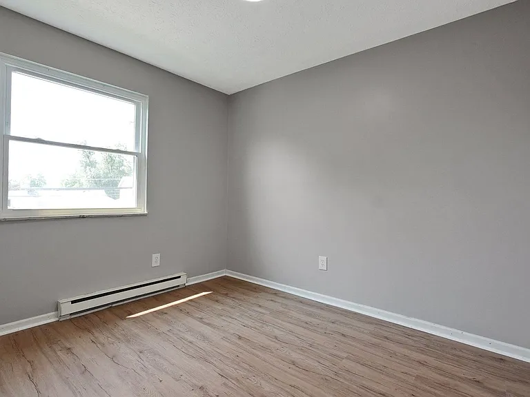 2205 Clarendon Ln — Photo 12