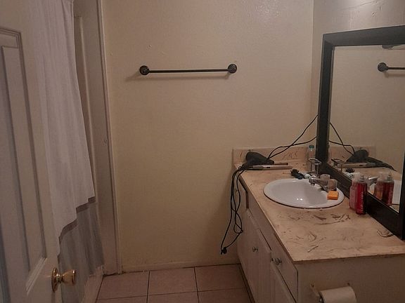 2nd image of 1141 W D St APT C