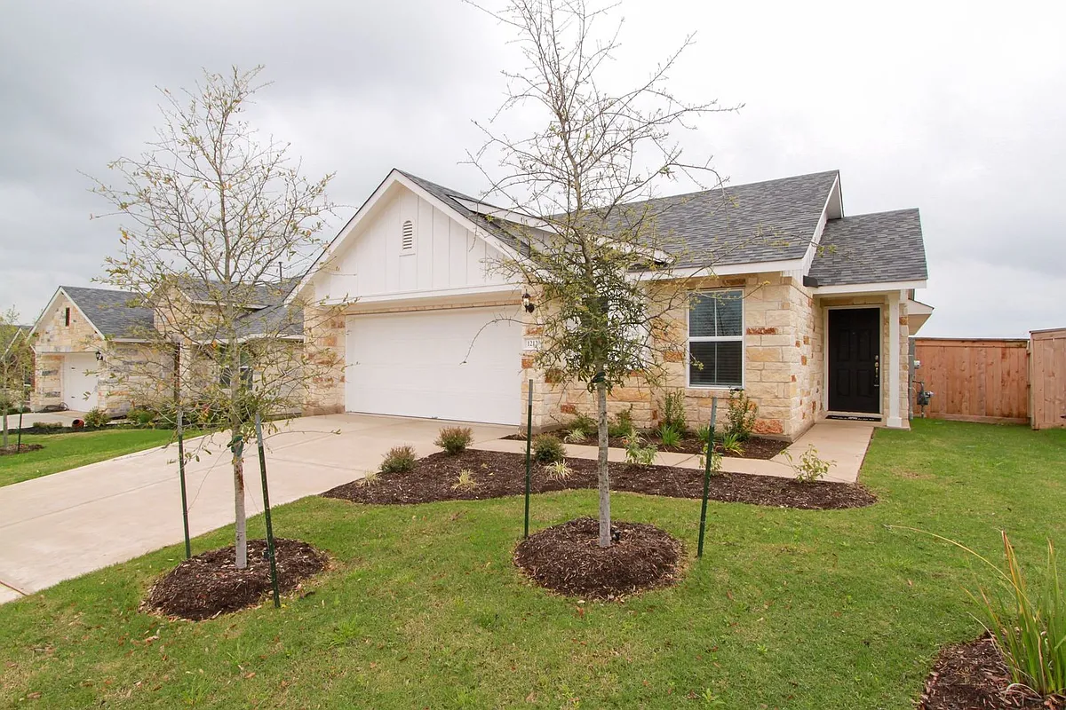 Building Photo - 1212 Low Branch Ln