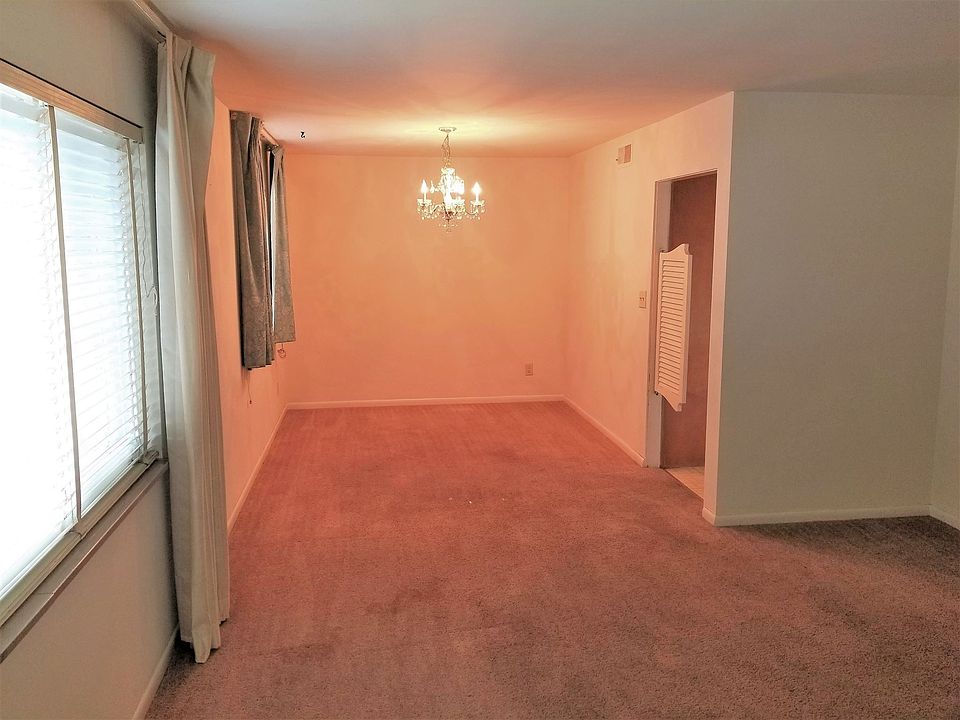2nd image of 2701 Washington Ave APT A