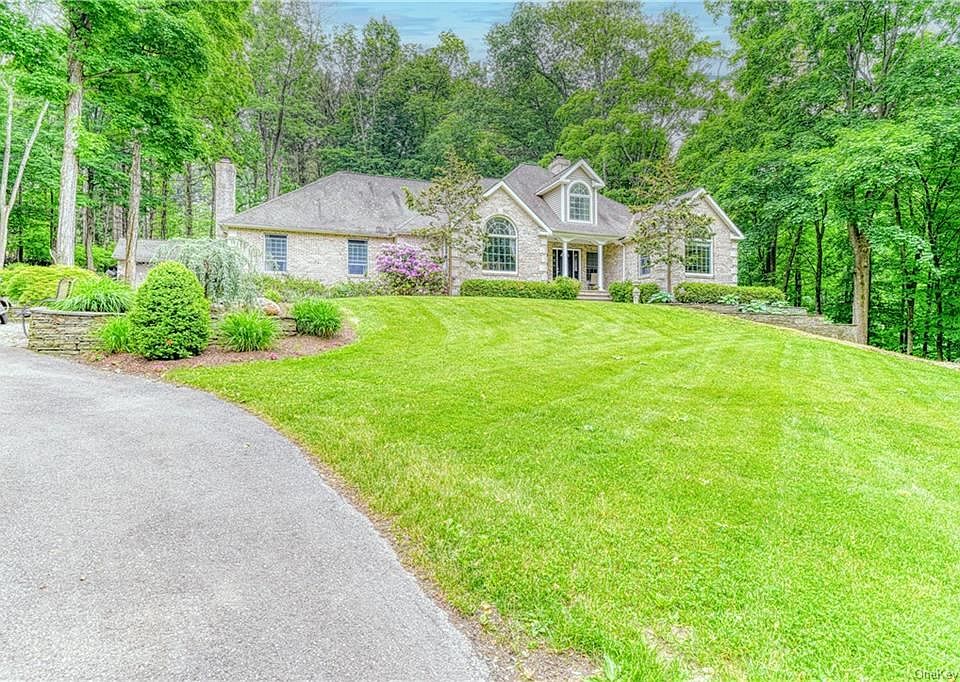 1st image of 39 Arbor Ct