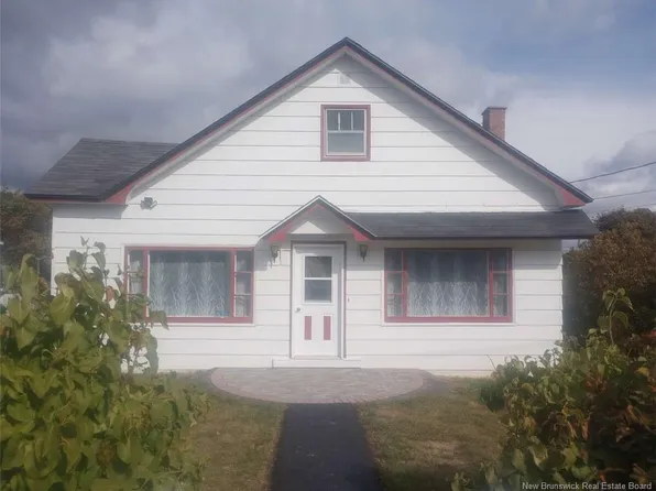 371 Goderich St, Dalhousie, NB E8C 1V2