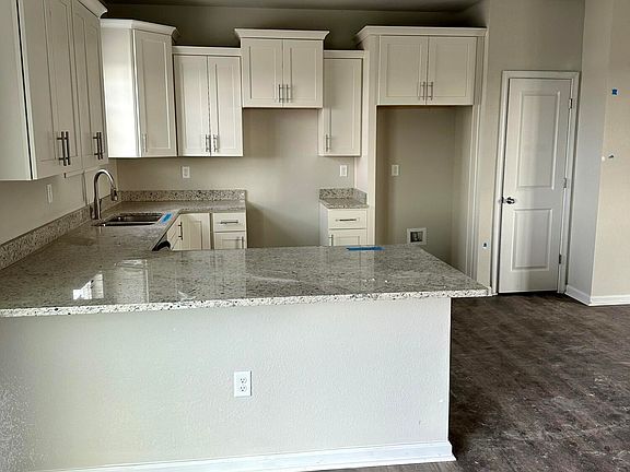 4th image of 107 Strawberry Acres Drive