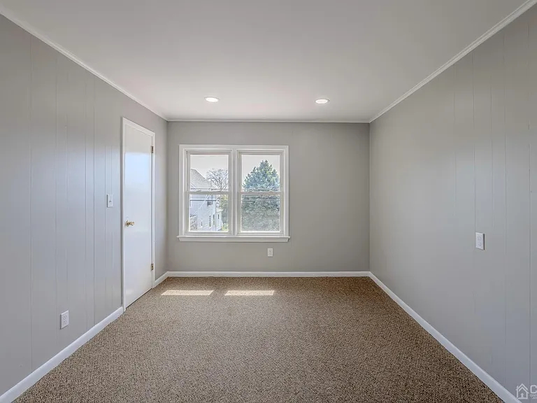 49 Riva Ave #2 — Photo 4