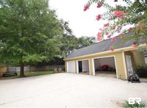 5th image of 61 Hawthorne Pl