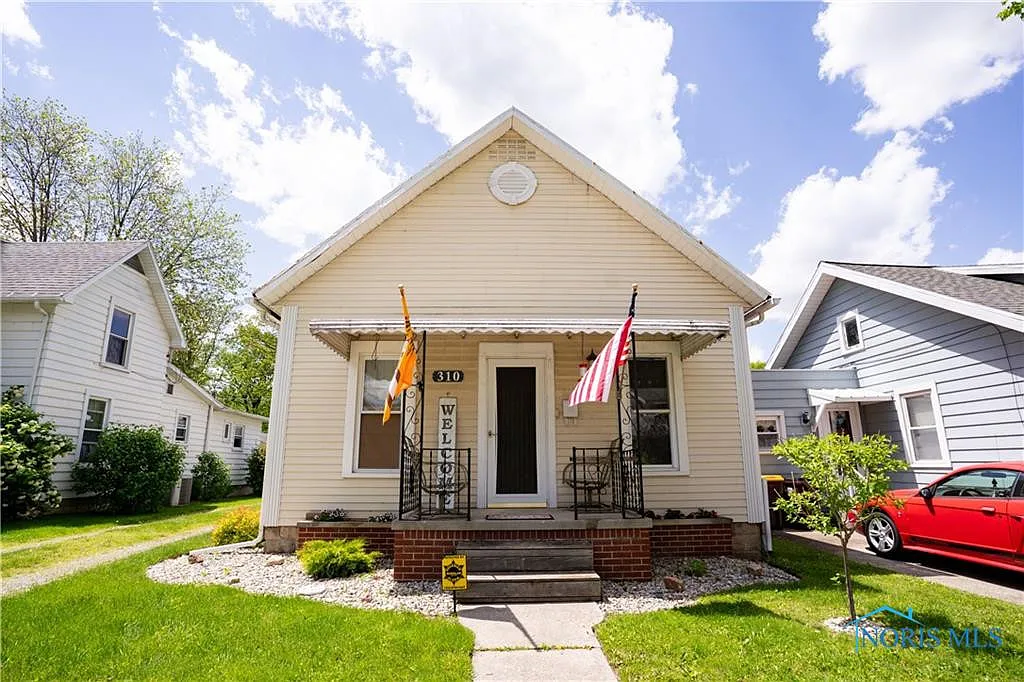 310 Tacoma Ave photo 1