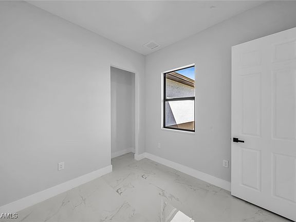 5th image of 1400 NW 1st St