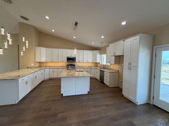 4th image of 1626 W Alvarado Dr