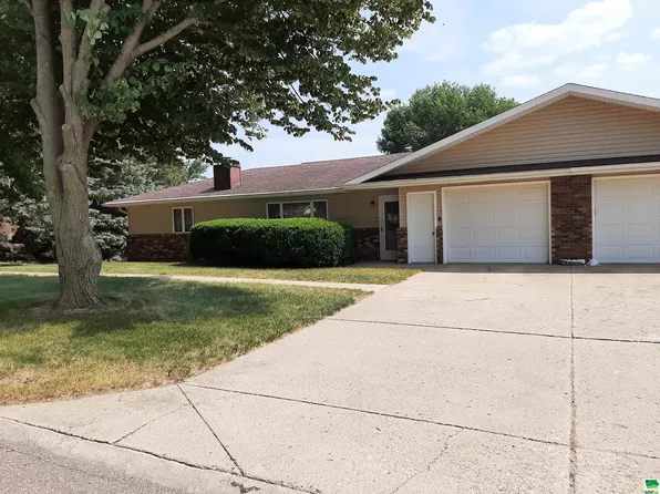 4 E 4th St, Kingsley, IA 51028