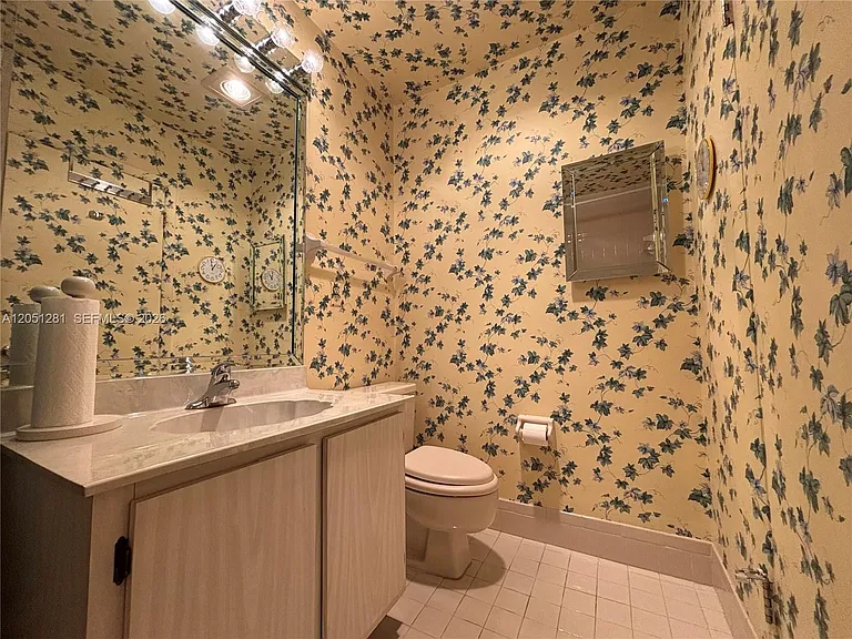 6453 Pinehurst Cir W #B25 — Photo 18