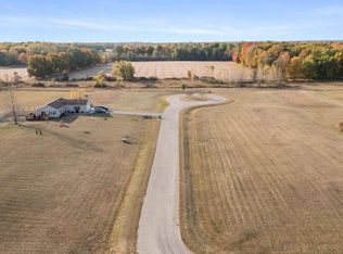 4622 Creek View Ct, Fenwick, MI