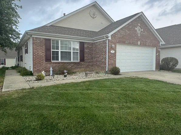 909 Lincoln Park Dr W, Greenwood, IN 46142