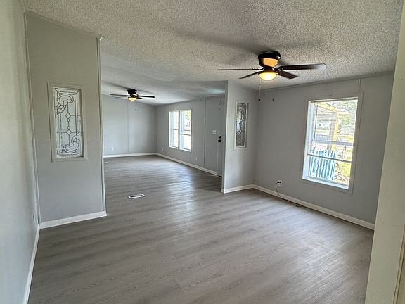 5th image of 4511 Penn Ave