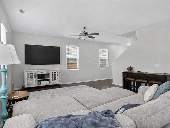 5th image of 594 Summit Point