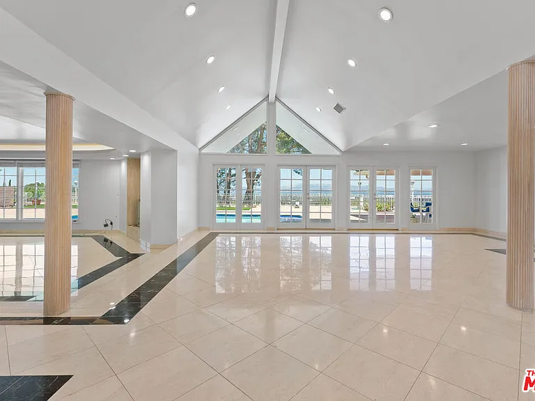 4159 Regal Oak Dr — Photo 1