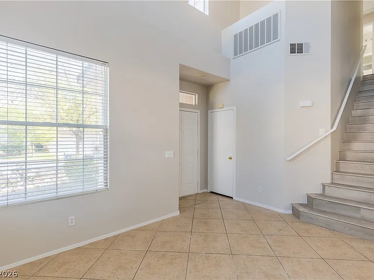 10517 Jeremy Ridge Ave — Photo 8