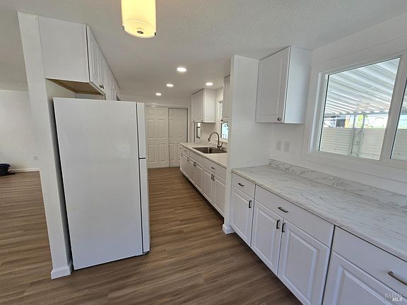 5th image of 5212 Whispering Creek Drive