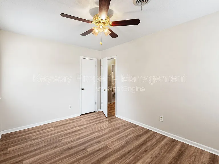 4537 Shawnee Dr — Photo 13