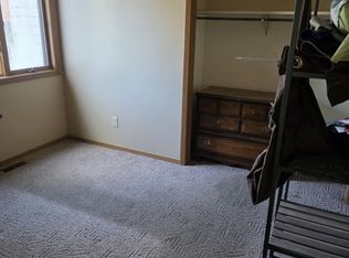 1528 3rd St #B, Charleston, IL 61920