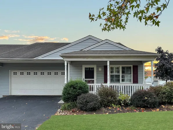 212 W Harmony Dr, Pottstown, PA 19464