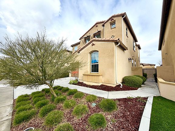 4th image of 38572 Rosegate Pl
