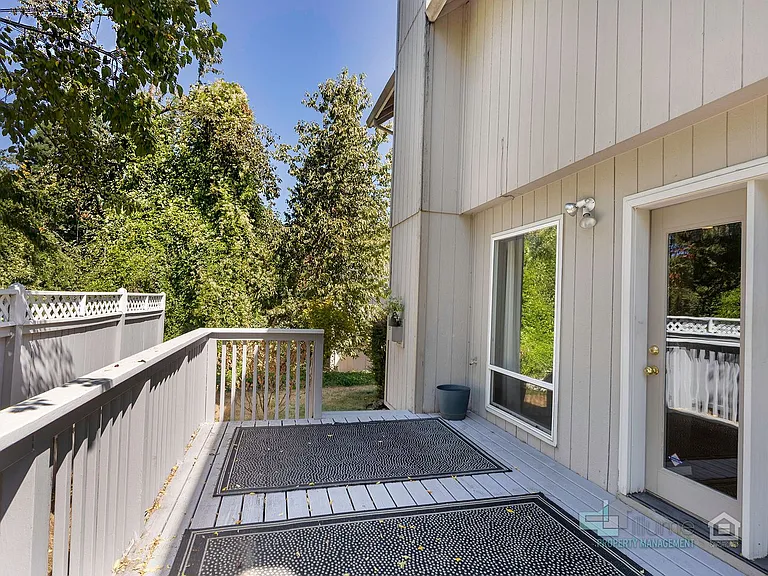20630 Willamette Dr — Photo 11