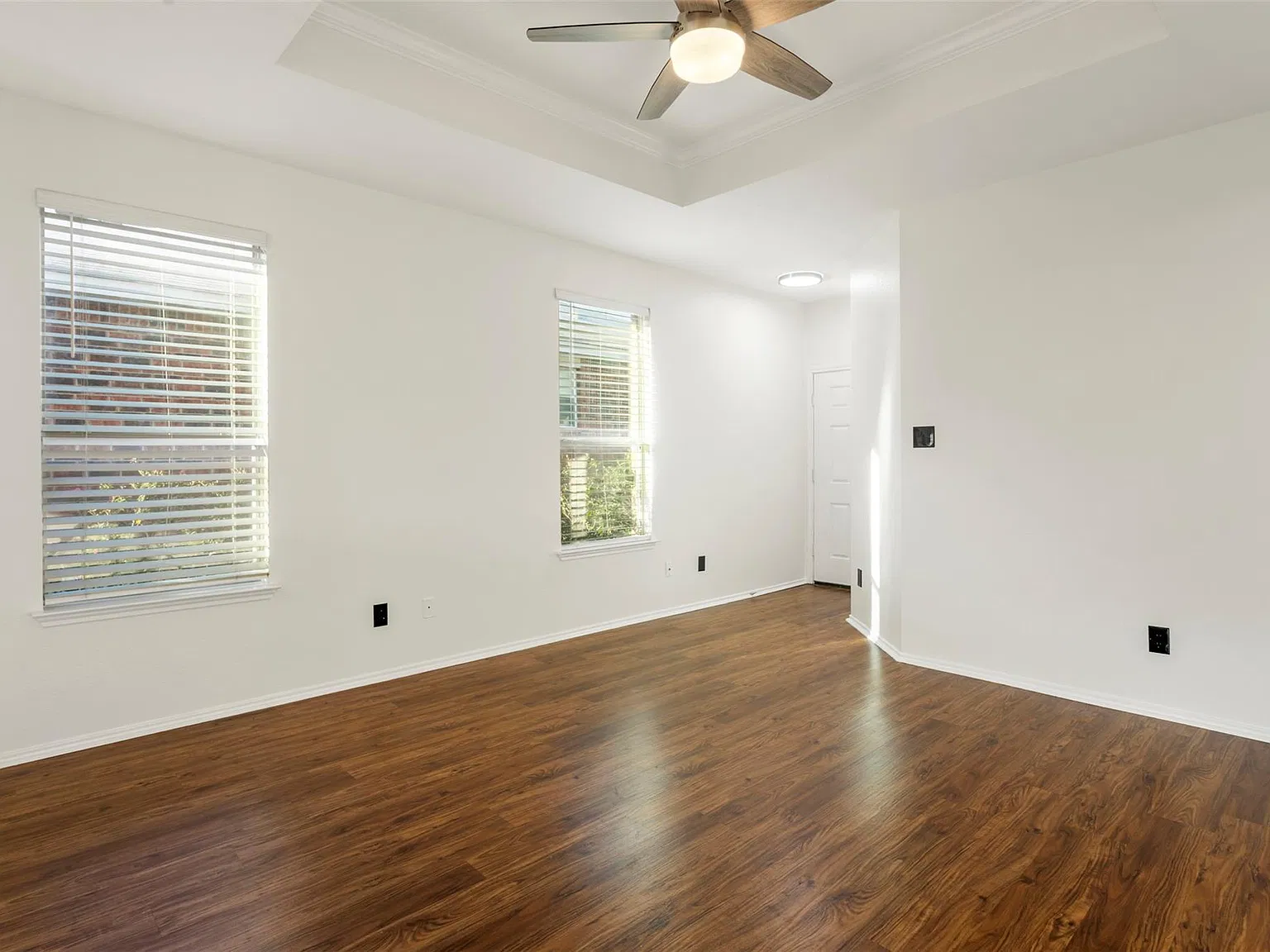 3 bed, 2.0 bath, 1196 sqft, $1,850 — Photo 4