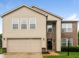12046 Royalwood Dr, Fishers, IN 46037