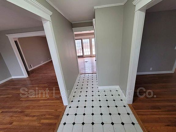4th image of 2027 Retford Dr