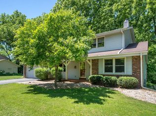2021 Nagawicka Rd, Hartland, WI 53029