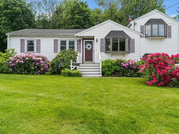 31 Worcester St, Bridgewater, MA 02324