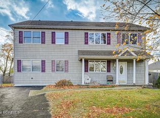 208 Middle Rd, Hazlet, NJ 07730