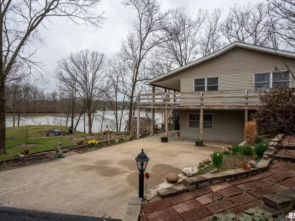 40 Janeal Ct, Goreville, IL 62939