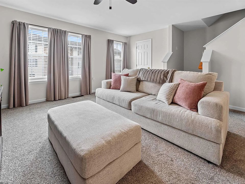 Spacious Living Room on 2nd Level
