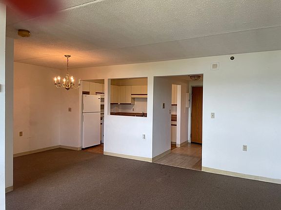 4th image of 100 Cove Way Unit 402