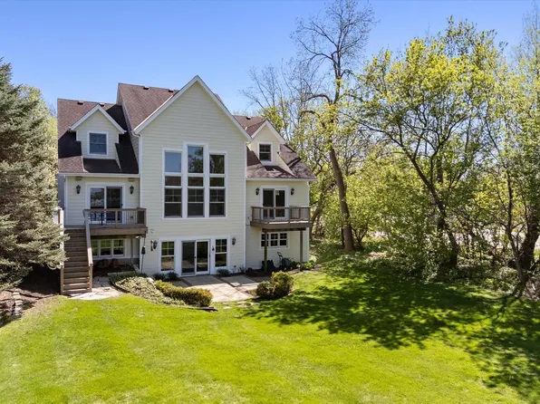 923 Lake DRIVE, Delafield, WI 53018