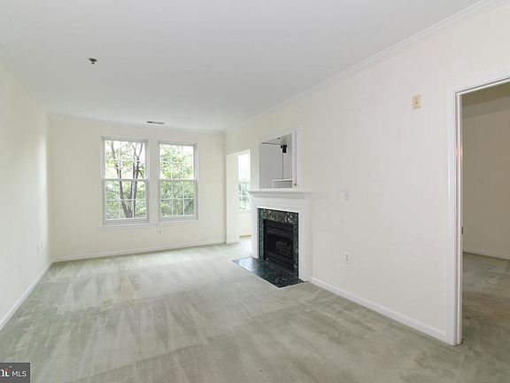 3rd image of 171 Somervelle St APT 306