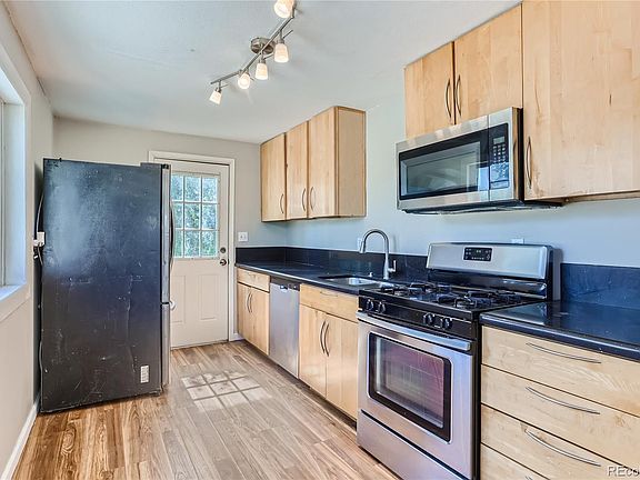 5th image of 6661 Ash Street