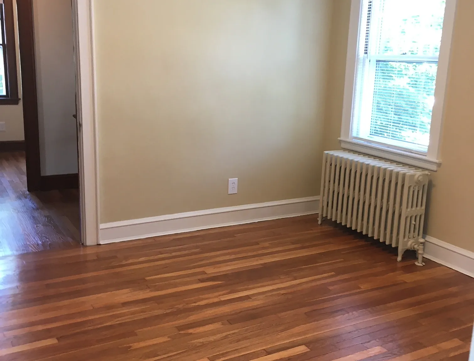 3 bed, 1300 sqft, $3,000 — Photo 2