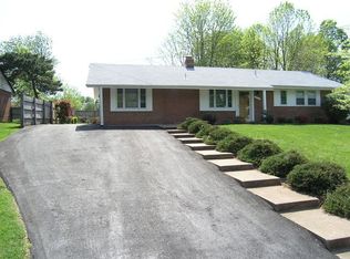 14711 Lock Dr, Centreville, VA 20120