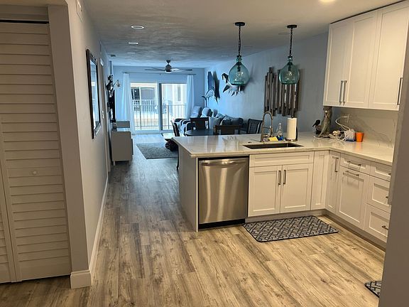 3rd image of 79901 Overseas Hwy APT 304