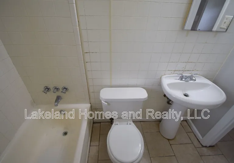1213 W Patterson St — Photo 9