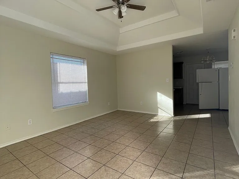 1806 S Ironwood St #D — Photo 7