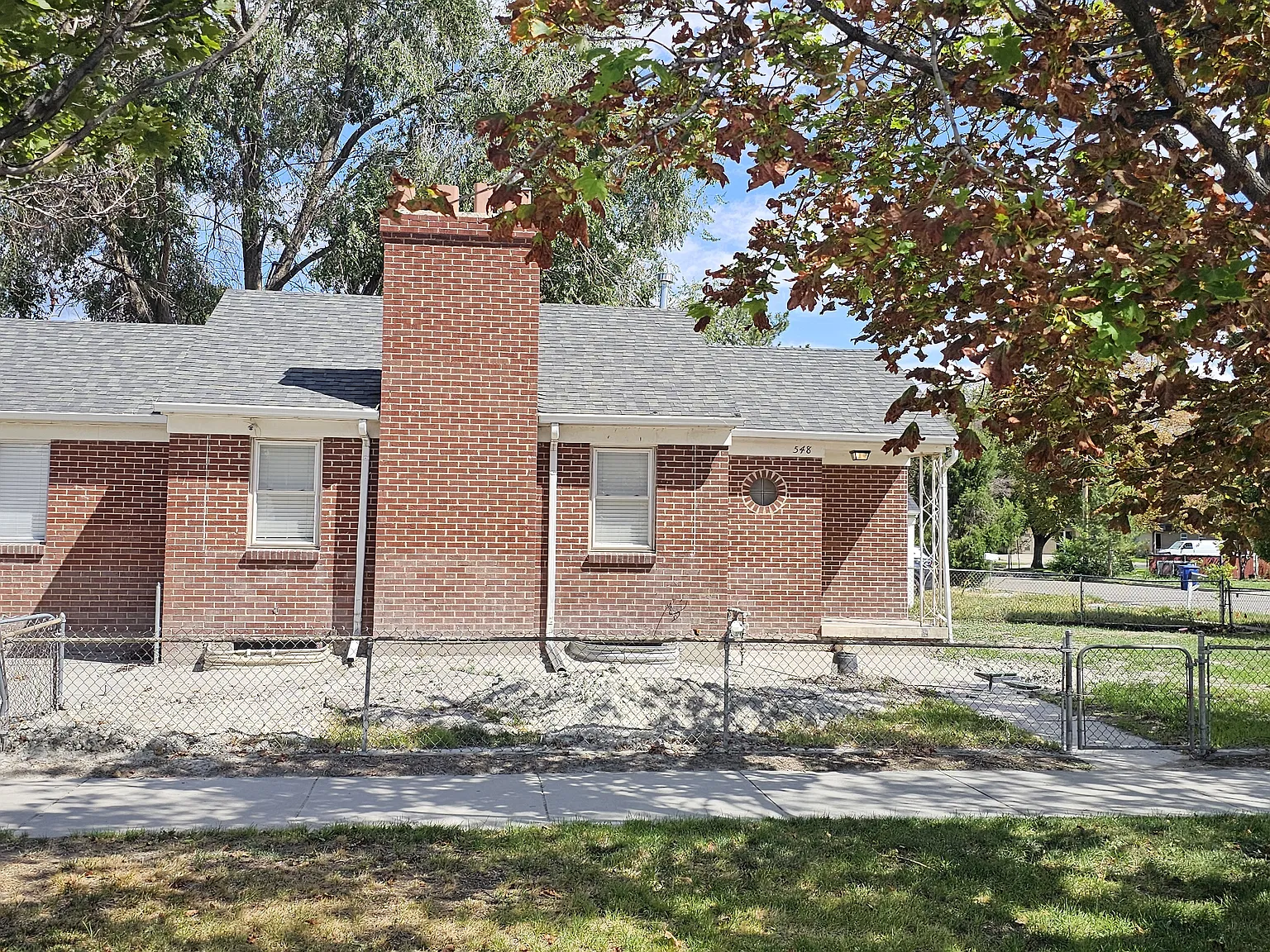 4 bed, 1900 sqft, $2,350 — Photo 3
