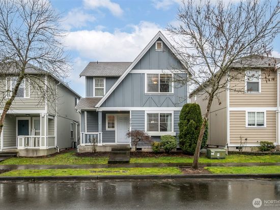 2707 8th Street SE, Puyallup, WA 98374