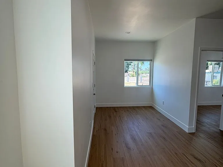 240 White Rd — Photo 19