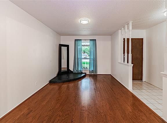 4th image of 7924 Donegal Ln