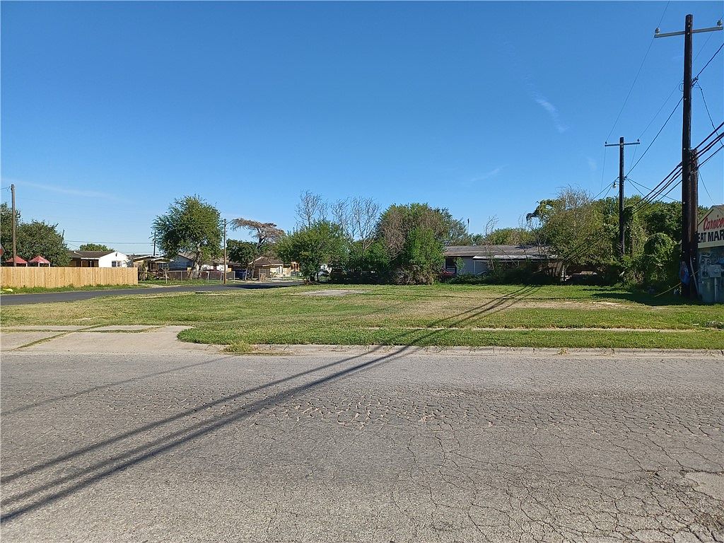 3002 Greenwood Dr Corpus Christi TX 78405 MLS 431390 Zillow   1fcc7d6b85b43ef6b50dd6224785ee32 Cc Ft 1536 